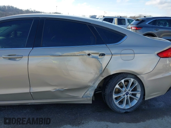 2019 Ford Fusion SE with VIN 3FA6P0HD3KR212008, listed as a IAAI auction lot 41465049 with 140,574 mi miles. Bid and sale history available at carsss.com. Image 6.