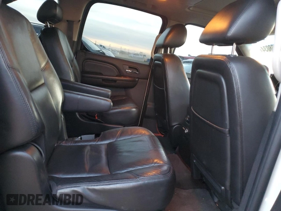 2010 Cadillac Escalade ESV Luxury z VIN 1GYUKHEF8AR102189, wystawiony jako Copart lot #82428034 z przebiegiem 163 848 mil mil oraz Szkoda całkowita • Salvage title. Historia ofert i sprzedaży dostępna na DreamBid. Obrazek 11.