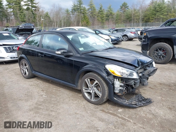 2013 Volvo C30 T5 with VIN YV1672MK4D2308774, listed as a IAAI auction lot 42005076 with 91,921 mi miles and . Bid and sale history available at DreamBid. Image 1.