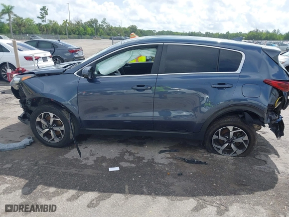 2020 Kia Sportage LX with VIN KNDPM3AC3L7713581, listed as a IAAI auction lot 40255286 with 90,221 mi miles. Bid and sale history available at carsss.com. Image 13.