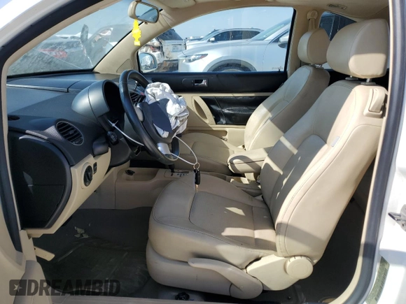 2009 Volkswagen Beetle S с VIN 3VWRW31C79M505010, выставлен на аукционе Copart как лот 73480374 с пробегом 111 349 миль миль и Списание • Salvage title. История ставок и продаж доступна на DreamBid. Изображение 7.