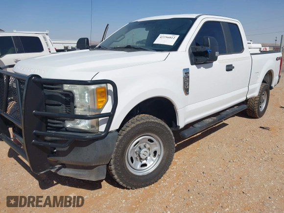2017 Ford F-250 XLT с VIN 1FT7X2B61HEC10144, выставлен на аукционе IAAI как лот 42256812 с пробегом 123 380 миль миль и . История ставок и продаж доступна на DreamBid. Изображение 2.