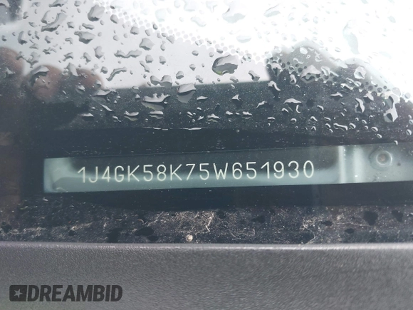 2005 Jeep Liberty Limited with VIN 1J4GK58K75W651930, listed as a IAAI auction lot 41879451 with 283,206 mi miles. Bid and sale history available at carsss.com. Image 9.