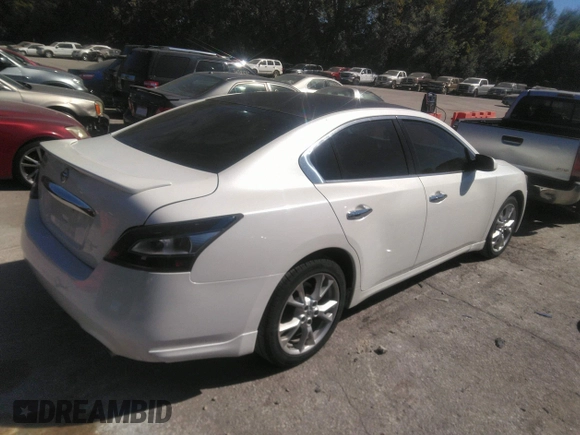 2014 Nissan Maxima SV z VIN 1N4AA5APXEC482563, wystawiony jako IAAI lot #34583717 z przebiegiem 140 760 mil mil oraz . Historia ofert i sprzedaży dostępna na DreamBid. Obrazek 4.
