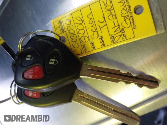 2006 Scion tC z VIN JTKDE167160072405, wystawiony jako IAAI lot #41861950 z przebiegiem 292 742 mil mil oraz . Historia ofert i sprzedaży dostępna na DreamBid. Obrazek 11.