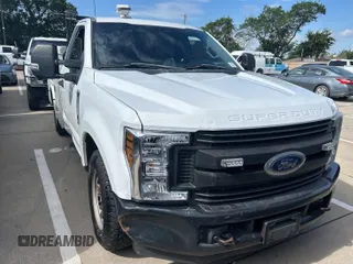 2019 Ford F-250 XL with VIN 1FDBF2A62KEE59702, listed as a IAAI auction lot 42767178 with 120,172 mi miles and . Bid and sale history available at DreamBid. Image 4.