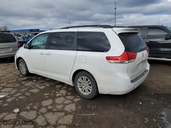 2014 Toyota Sienna XLE with VIN 5TDYK3DC6ES473277, listed as a Copart auction lot 43829345 with 118,760 mi miles and Clean Title. Bid and sale history available at carsss.com. Image 2.