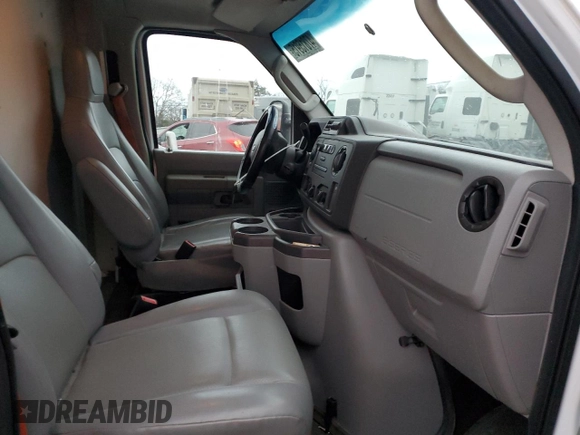 2016 Ford Econoline Commercial z VIN 1FDWE3FS1GDC51632, wystawiony jako Copart lot #47815915 z przebiegiem 94 404 mil mil oraz Szkoda całkowita • Salvage title. Historia ofert i sprzedaży dostępna na DreamBid. Obrazek 5.