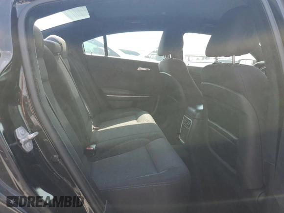 2015 Dodge Charger SE z VIN 2C3CDXBG8FH776308, wystawiony jako Copart lot #56364435 z przebiegiem 145 005 mil mil oraz Szkoda całkowita • Salvage title. Historia ofert i sprzedaży dostępna na DreamBid. Obrazek 10.