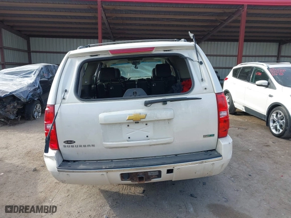 2012 Chevrolet Suburban LTZ with VIN 1GNSKKE71CR251475, listed as a IAAI auction lot 41276204 with 241,316 mi miles. Bid and sale history available at carsss.com. Image 16.