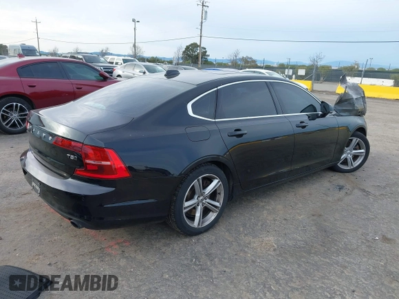 2018 Volvo S90 Momentum with VIN LVY982MK5JP027302, listed as a IAAI auction lot 41604037 with 1 mi miles. Bid and sale history available at carsss.com. Image 4.