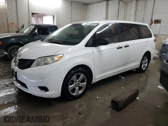 2011 Toyota Sienna with VIN 5TDZK3DC2BS006079, listed as a Copart auction lot 47065045 with 195,663 mi miles and Salvage Title. Bid and sale history available at carsss.com. Image 1.