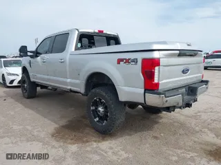 2017 Ford Super Duty F-250 SRW Lariat with VIN 1FT7W2BTXHED57250, listed as a IAAI auction lot 41724650 with 88,796 mi miles. Bid and sale history available at carsss.com. Image 3.
