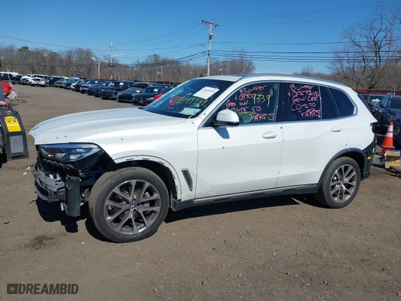 2021 BMW X5 xDrive40i with VIN 5UXCR6C03M9F54928, listed as a IAAI auction lot 41649339 with 45,244 mi miles. Bid and sale history available at carsss.com. Image 15.