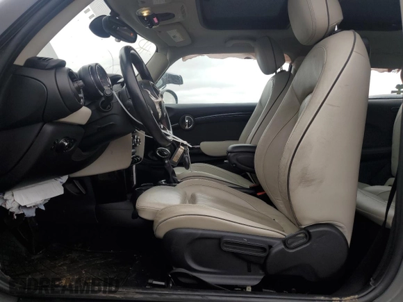 2016 MINI Hardtop S with VIN WMWXP7C55G3B92633, listed as a Copart auction lot 47946985 with 112,104 mi miles and Salvage title. Bid and sale history available at DreamBid. Image 7.