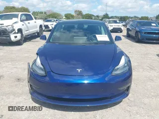 2020 Tesla Model 3 Standard Range Plus z VIN 5YJ3E1EA6LF785622, wystawiony jako IAAI lot #42080180 z przebiegiem 34 133 mil mil oraz . Historia ofert i sprzedaży dostępna na DreamBid. Obrazek 12.