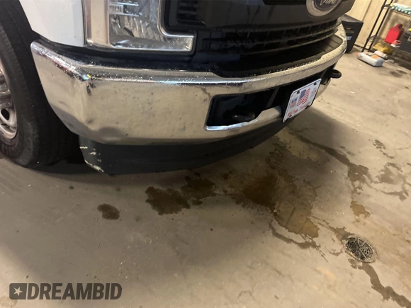 2019 Ford F-250 XL z VIN 1FT7W2B68KEF37148, wystawiony jako IAAI lot #42569097 z przebiegiem 201 085 mil mil oraz . Historia ofert i sprzedaży dostępna na DreamBid. Obrazek 16.