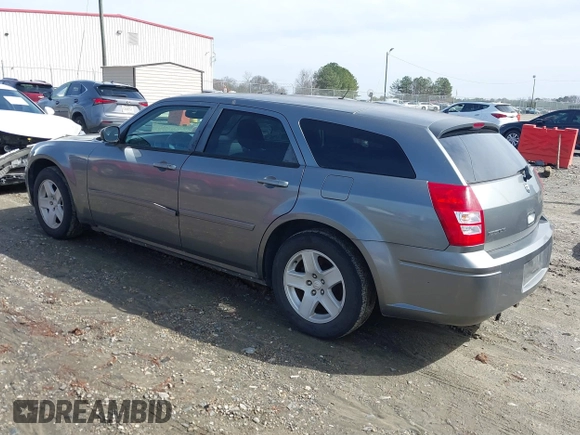 2005 Dodge Magnum SE with VIN 2D4FV48VX5H117187, listed as a IAAI auction lot 41569678 with 138,600 mi miles and . Bid and sale history available at carsss.com. Image 3.