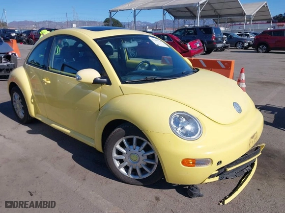 2004 Volkswagen New Beetle GLS with VIN 3VWCK21C24M401156, listed as a IAAI auction lot 41301576 with 137,591 mi miles. Bid and sale history available at carsss.com. Image 1.