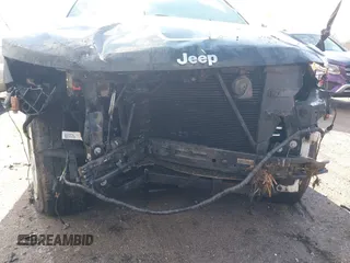 2020 Jeep Grand Cherokee Altitude z VIN 1C4RJFAG7LC148099, wystawiony jako IAAI lot #41853788 z przebiegiem Nie podano mil oraz . Historia ofert i sprzedaży dostępna na DreamBid. Obrazek 6.