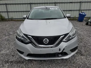 2018 Nissan Sentra S z VIN 3N1AB7AP5JY322517, wystawiony jako Copart lot #56134895 z przebiegiem 98 011 mil mil oraz Czysty tytuł • Clean title. Historia ofert i sprzedaży dostępna na DreamBid. Obrazek 5.