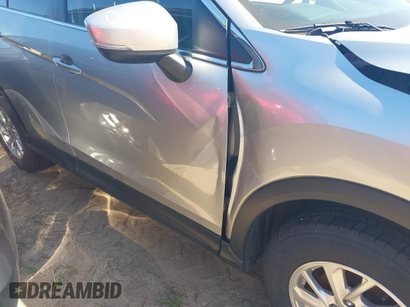 2019 Mitsubishi Eclipse Cross ES z VIN JA4AT3AA9KZ040347, wystawiony jako IAAI lot #41830375 z przebiegiem 145 510 mil mil oraz . Historia ofert i sprzedaży dostępna na DreamBid. Obrazek 18.