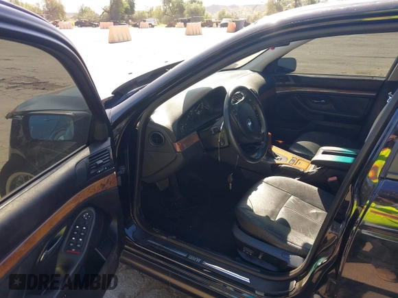 2001 BMW 5 Series 530iA with VIN WBADT63421CF01580, listed as a IAAI auction lot 41626798 with 146,647 mi miles. Bid and sale history available at carsss.com. Image 5.