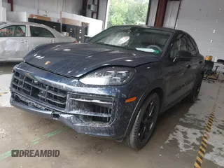 2024 Porsche Cayenne z VIN WP1BA2AY3RDA52863, wystawiony jako IAAI lot #42317622 z przebiegiem Nie podano mil oraz . Historia ofert i sprzedaży dostępna na DreamBid. Obrazek 17.