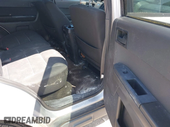 2011 Ford Escape XLT с VIN 1FMCU9D75BKB26421, выставлен на аукционе IAAI как лот 42421183 с пробегом 151 693 миль миль и . История ставок и продаж доступна на DreamBid. Изображение 8.