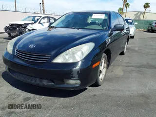 2002 Lexus ES 300 with VIN JTHBF30G920007858, listed as a IAAI auction lot 42111543 with 206,061 mi miles. Bid and sale history available at carsss.com. Image 6.