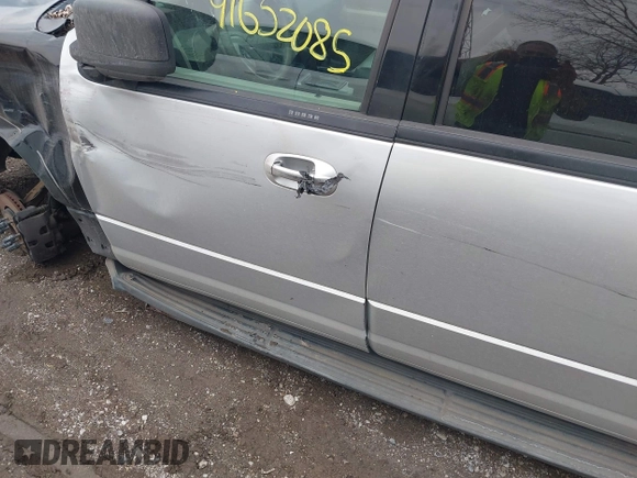 2011 Ford Expedition Max XLT with VIN 1FMJK1H53BEF44658, listed as a IAAI auction lot 41652085 with 174,548 mi miles and . Bid and sale history available at DreamBid. Image 21.