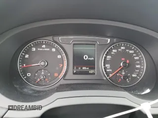 2017 Audi Q3 Premium Plus z VIN WA1JCCFS1HR001231, wystawiony jako Copart lot #47367255 z przebiegiem 50 426 mil mil oraz Nie do naprawy. Historia ofert i sprzedaży dostępna na DreamBid. Obrazek 9.