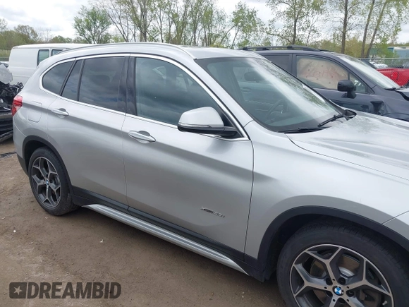 2017 BMW X1 xDrive28i z VIN WBXHT3Z38H4A58246, wystawiony jako IAAI lot #42160921 z przebiegiem 106 795 mil mil oraz . Historia ofert i sprzedaży dostępna na DreamBid. Obrazek 14.