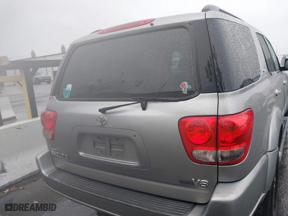 2006 Toyota Sequoia SR5 with VIN 5TDZT34A36S283826, listed as a IAAI auction lot 41724243 with 147,787 mi miles. Bid and sale history available at carsss.com. Image 17.