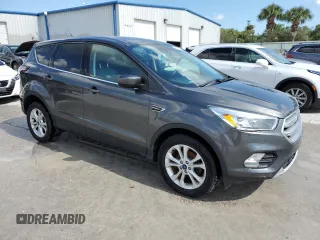 2017 Ford Escape SE z VIN 1FMCU0GDXHUE91333, wystawiony jako Copart lot #44536055 z przebiegiem Nie podano mil oraz Nie do naprawy • Non repairable. Historia ofert i sprzedaży dostępna na DreamBid. Obrazek 4.