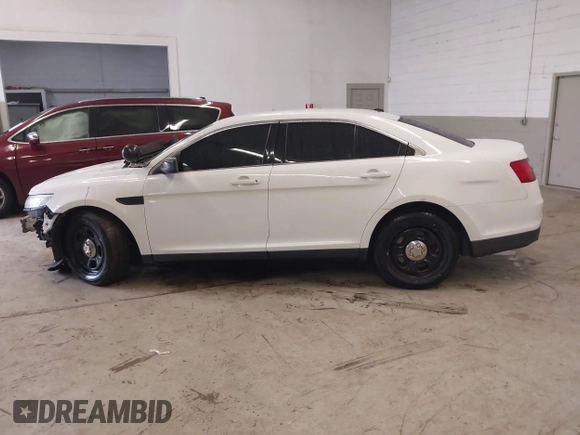 2013 Ford Police Interceptor с VIN 1FAHP2M8XDG152879, выставлен на аукционе IAAI как лот 41976583 с пробегом 138 129 миль миль и . История ставок и продаж доступна на DreamBid. Изображение 15.