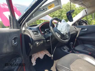 2020 Jeep Compass Trailhawk с VIN 3C4NJDDB6LT111567, выставлен на аукционе IAAI как лот 39724387 с пробегом 95 380 миль миль и . История ставок и продаж доступна на DreamBid. Изображение 5.