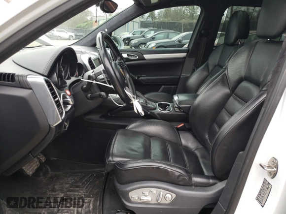 2016 Porsche Cayenne GTS с VIN WP1AD2A26GLA72543, выставлен на аукционе Copart как лот 49081025 с пробегом 160 019 миль миль и Списание • Salvage title. История ставок и продаж доступна на DreamBid. Изображение 7.