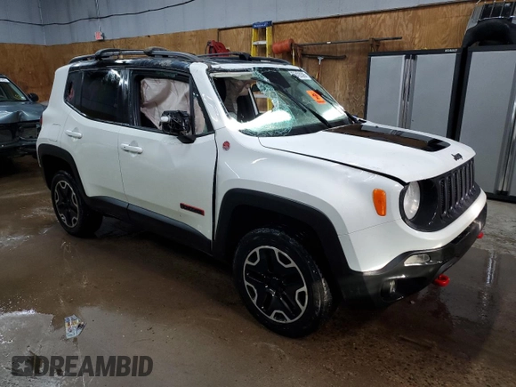 2015 Jeep Renegade Trailhawk with VIN ZACCJBCT0FPC19412, listed as a Copart auction lot 52428395 with 274,497 mi miles and Clean Title. Bid and sale history available at DreamBid. Image 4.