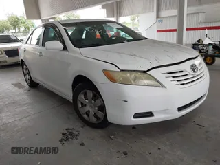 2008 Toyota Camry LE z VIN 4T1BE46K08U734695, wystawiony jako IAAI lot #42048011 z przebiegiem 15 668 mil mil oraz . Historia ofert i sprzedaży dostępna na DreamBid. Obrazek 1.