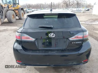2013 Lexus CT 200h z VIN JTHKD5BH2D2131534, wystawiony jako IAAI lot #41859991 z przebiegiem 177 000 mil mil oraz . Historia ofert i sprzedaży dostępna na DreamBid. Obrazek 16.