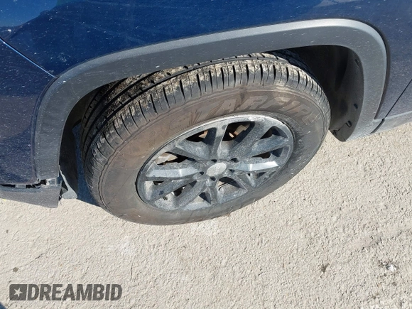 2018 Jeep Cherokee Latitude with VIN 1C4PJMCX6JD521729, listed as a IAAI auction lot 41641147 with 102,955 mi miles and . Bid and sale history available at DreamBid. Image 19.