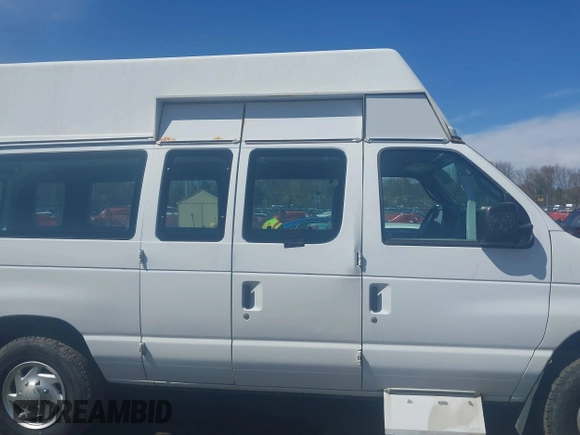 2014 Ford Econoline Cargo Commercial with VIN 1FTNS2EW7EDA67834, listed as a IAAI auction lot 42026939 with 138,501 mi miles. Bid and sale history available at carsss.com. Image 13.