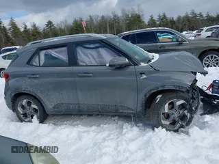 2021 Hyundai Venue Denim z VIN KMHRC8A31MU093143, wystawiony jako IAAI lot #41541572 z przebiegiem 24 804 mil mil oraz . Historia ofert i sprzedaży dostępna na DreamBid. Obrazek 14.