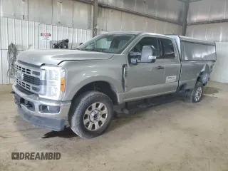 2023 Ford F-250 XL z VIN 1FT7X2BN8PED57681, wystawiony jako Copart lot #58341604 z przebiegiem 8 220 mil mil oraz Szkoda całkowita • Salvage title. Historia ofert i sprzedaży dostępna na DreamBid. Obrazek 1.