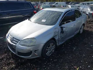 2006 Volkswagen Jetta 2.5L с VIN 3VWSG71K46M633522, выставлен на аукционе IAAI как лот 42175391 с пробегом Не указан миль и . История ставок и продаж доступна на DreamBid. Изображение 6.