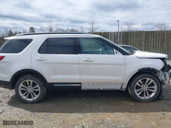 2018 Ford Explorer XLT with VIN 1FM5K8D80JGC21343, listed as a IAAI auction lot 41734012 with 90,193 mi miles. Bid and sale history available at carsss.com. Image 14.