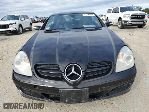 2008 Mercedes-Benz SLK-Class 3.0L with VIN WDBWK54F08F182595, listed as a Copart auction lot 82194674 with 0 mi miles and Non Repairable. Bid and sale history available at carsss.com. Image 5.