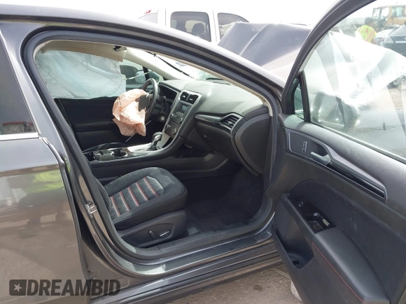 2015 Ford Fusion SE with VIN 3FA6P0H7XFR233678, listed as a IAAI auction lot 41743085 with 1 mi miles. Bid and sale history available at carsss.com. Image 5.