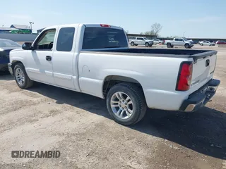 2005 Chevrolet Silverado 1500 LS with VIN 2GCEC19V751116258, listed as a IAAI auction lot 41890599 with 55,315 mi miles and . Bid and sale history available at DreamBid. Image 3.